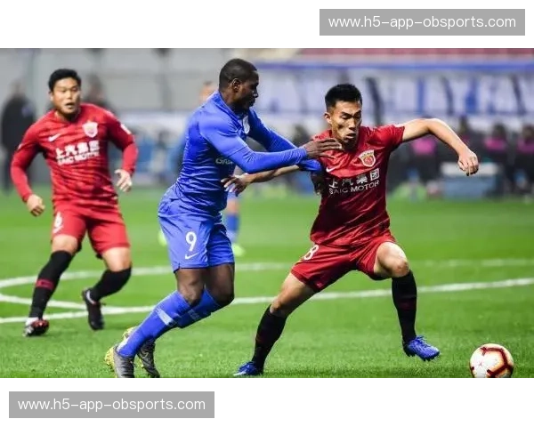 激情碰撞，荣耀之争：上港vs申花集锦，永恒的上海滩德比史诗！